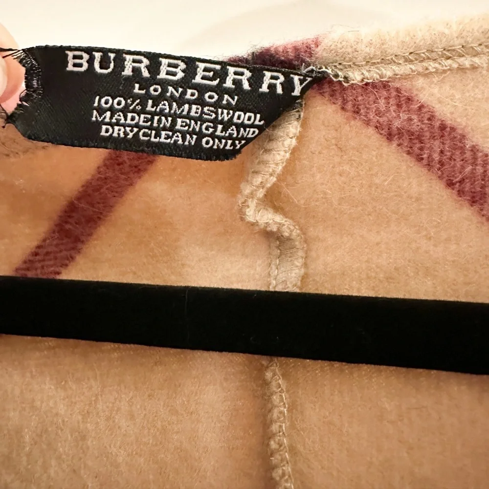 Burberry London Lamba Wool Nova Check Scarf Poncho Plaid Tan Black Red Fringe - Picture 8 of 8